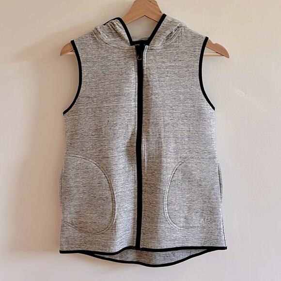 Lululemon Insculpt Reversible Hooded Vest Running Hiking Camping Gym - Size 6 - Picture 1 of 11